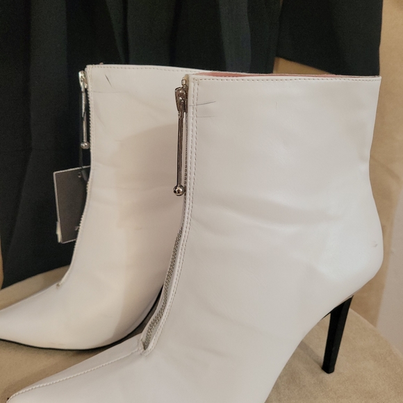 White Booties /8 - Picture 6 of 12